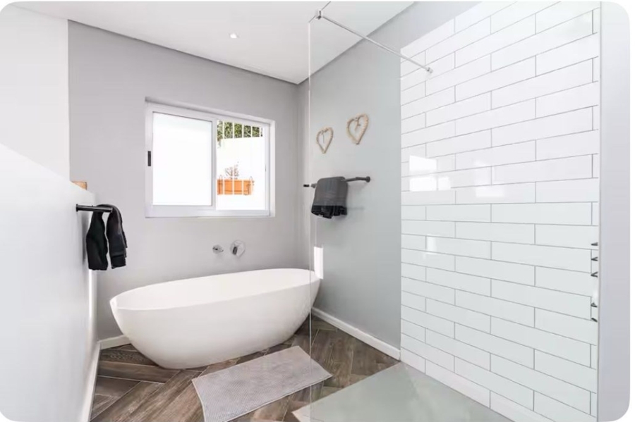 1 Bedroom Property for Sale in Bloubergstrand Western Cape